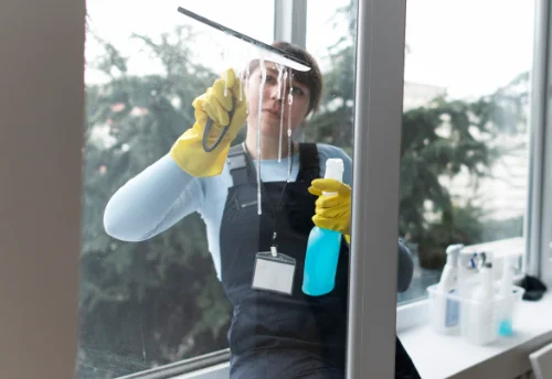 Nettoyage de vitres intérieures et extérieures à Villetoureix